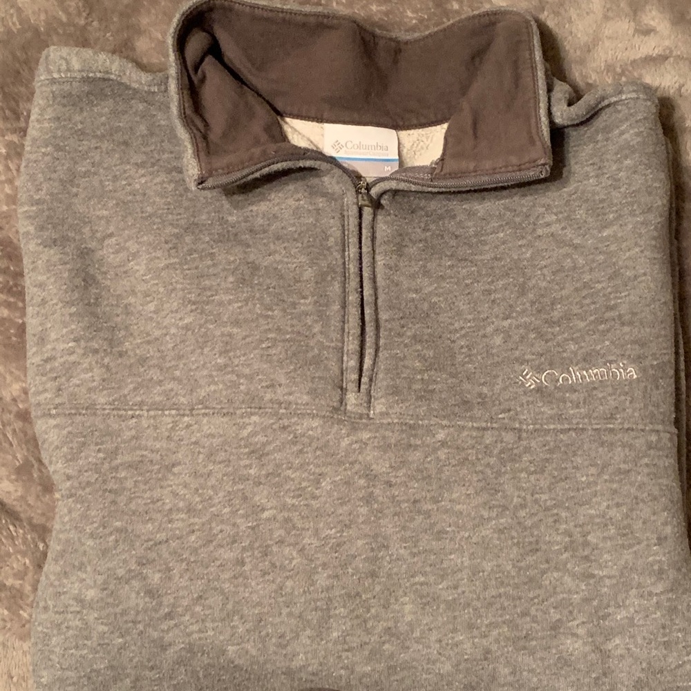 Columbia men’s sweatshirt